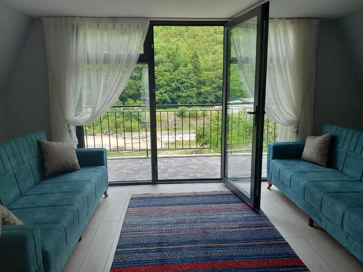 Uzungoel Caykara Pansiyon Bungalov Trabzon Turecko